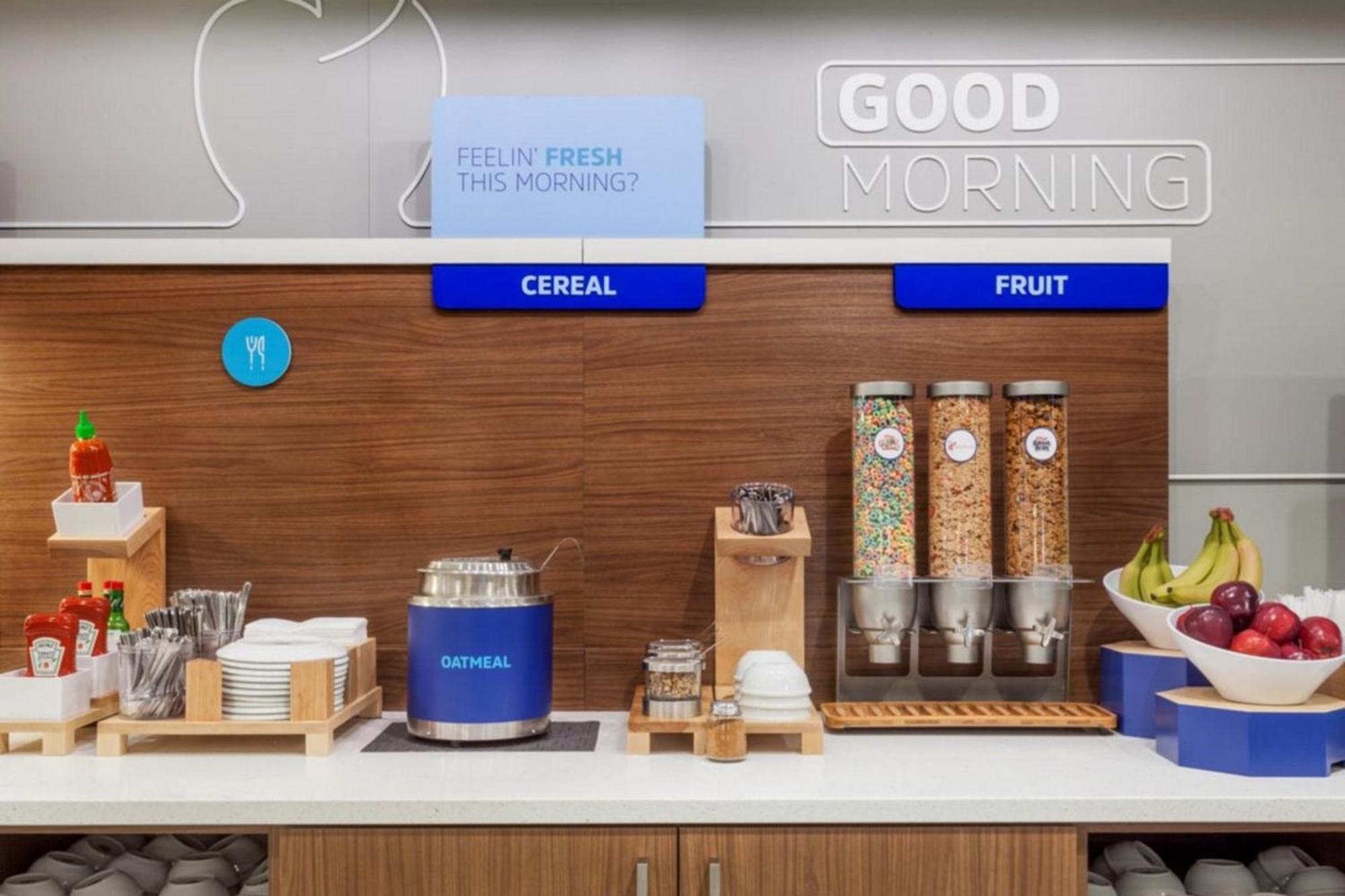 Holiday Inn Express & Suites Austin Airport East By Ihg Экстерьер фото