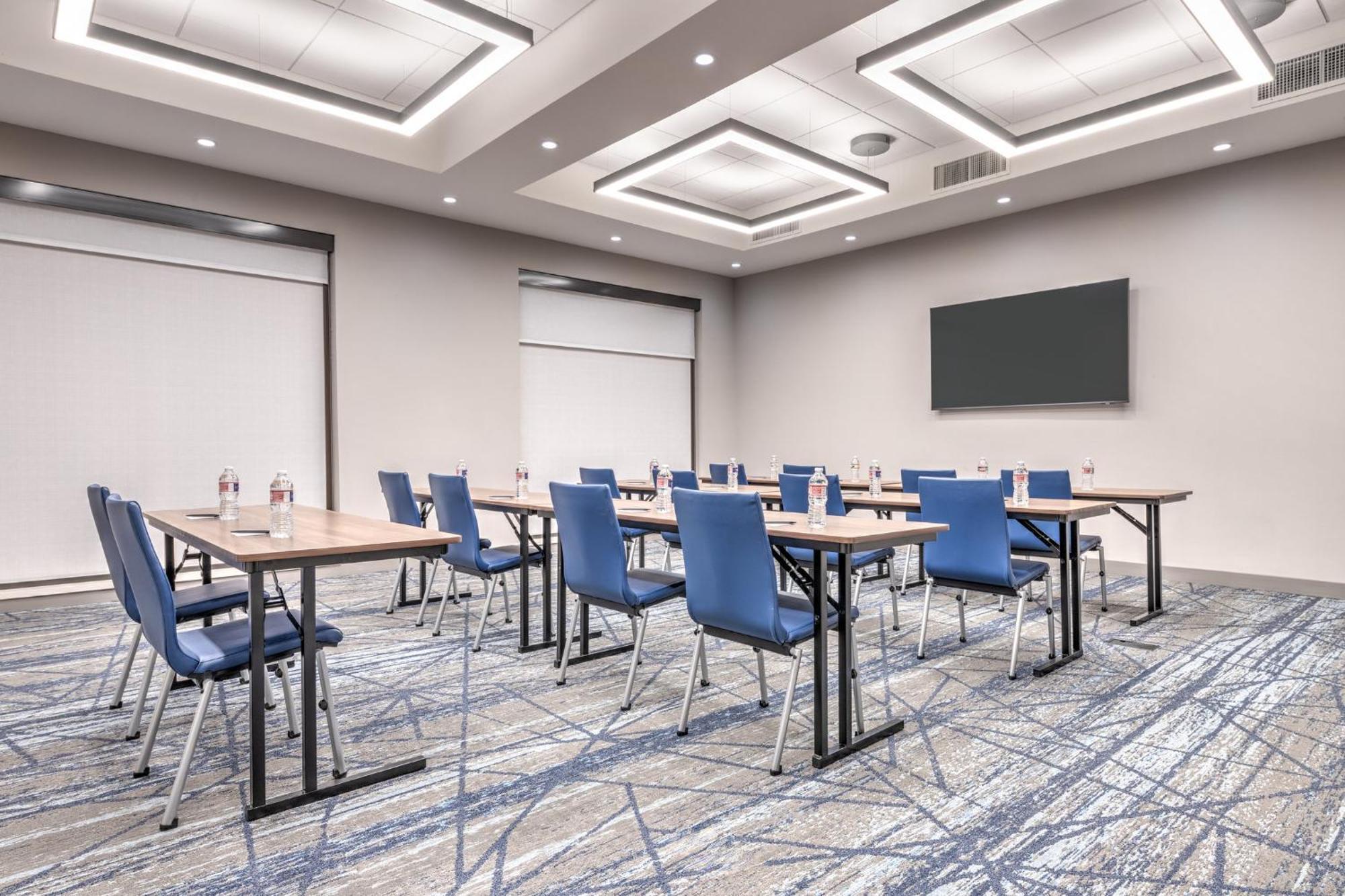Holiday Inn Express & Suites Austin Airport East By Ihg Экстерьер фото