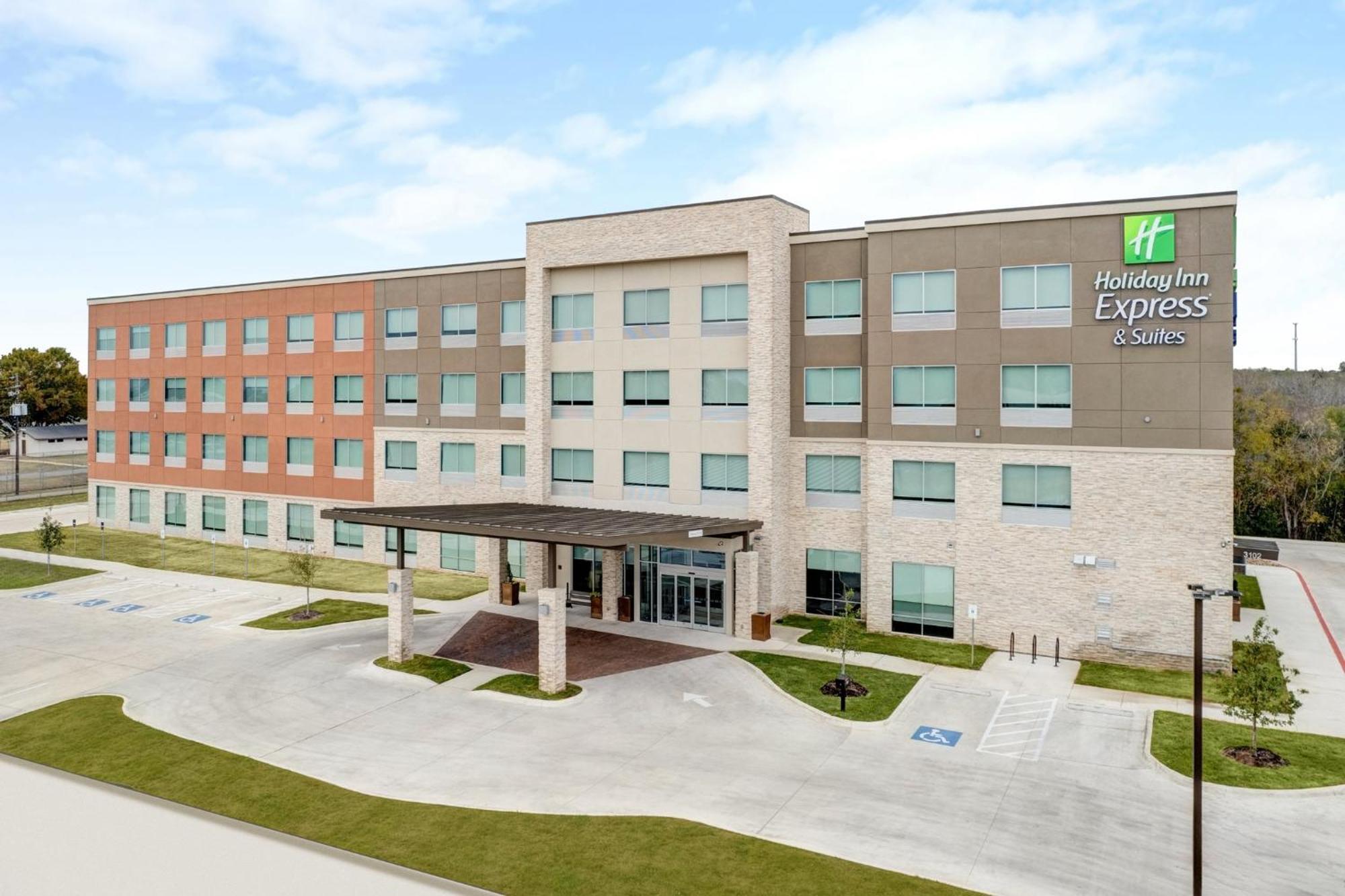 Holiday Inn Express & Suites Austin Airport East By Ihg Экстерьер фото